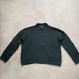 Splendid dark green mock neck sweater size small. No tags, but like new.